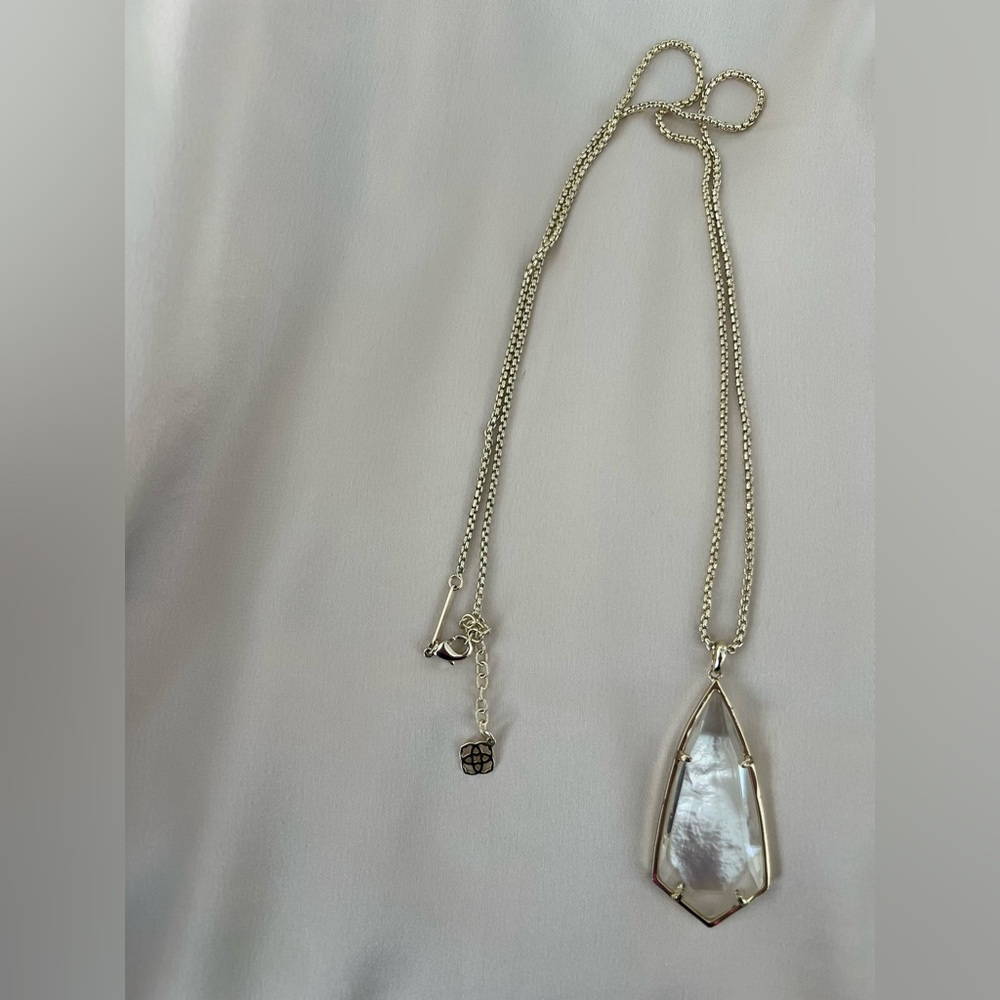 Kendra Scott Gold-Tone Clear Crystal Lilith Pendant Necklace Set - Picture 6 of 12